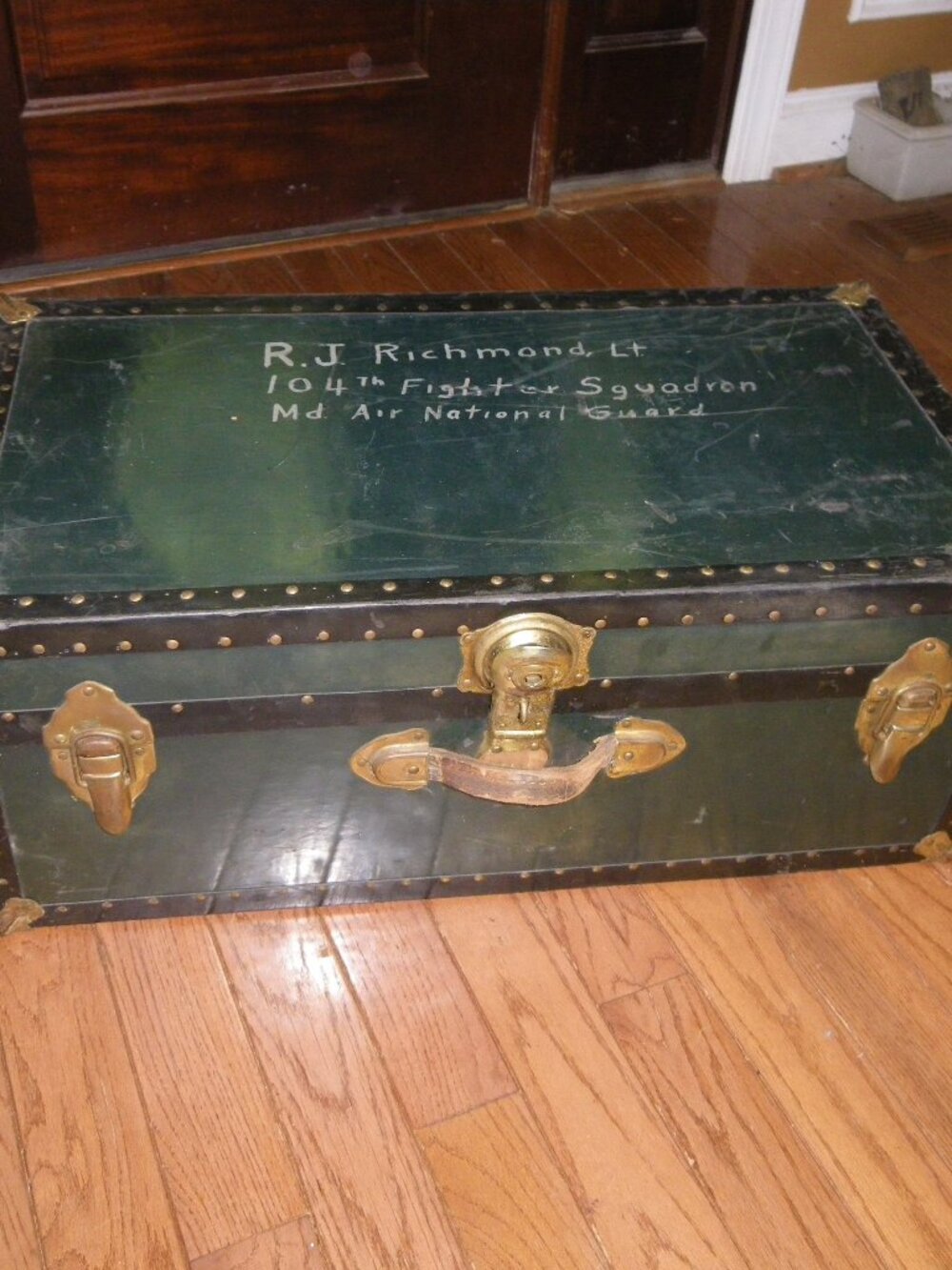 Vintage Classic Foot Locker Portable Storage Trunk Chest Military College Dorm